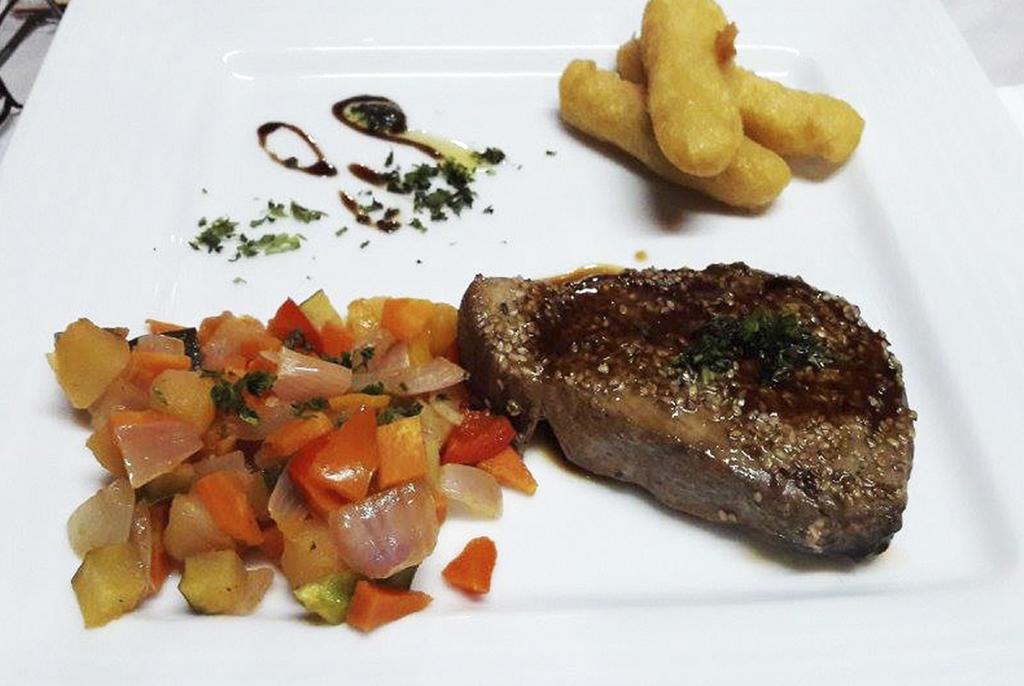 木屋酒店 比亚米尔港 外观 照片